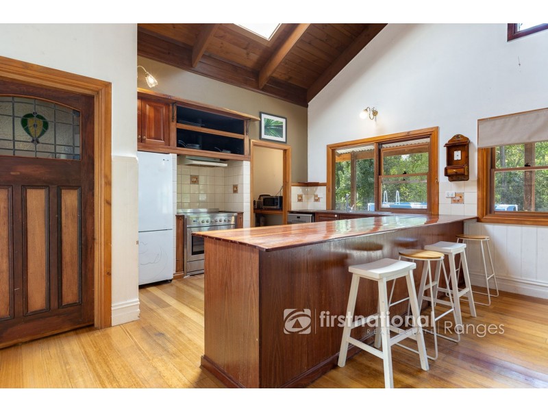 130 Mountain Road, Cockatoo VIC 3781