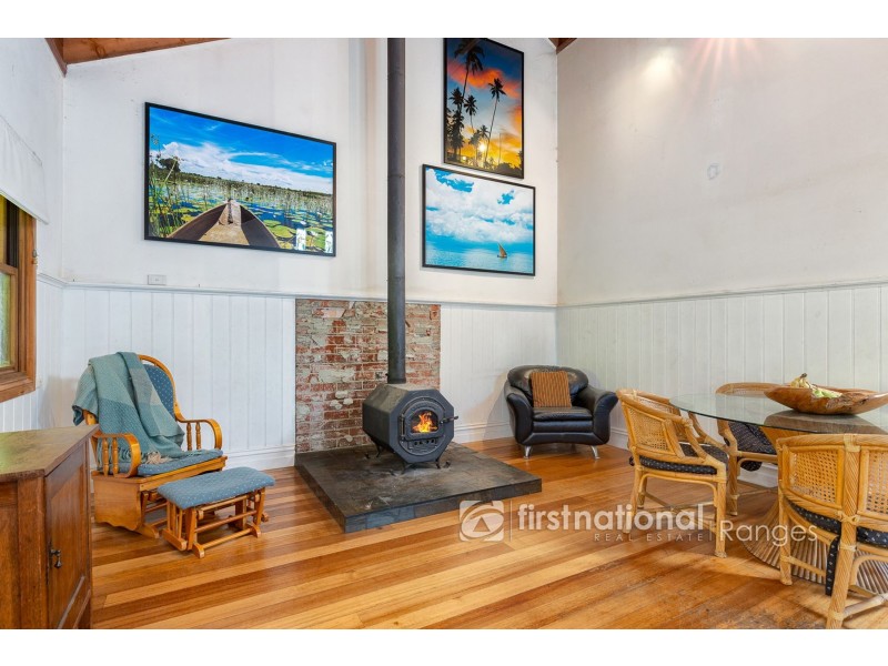 130 Mountain Road, Cockatoo VIC 3781