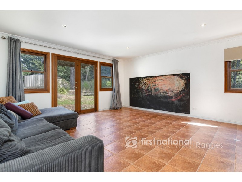 130 Mountain Road, Cockatoo VIC 3781