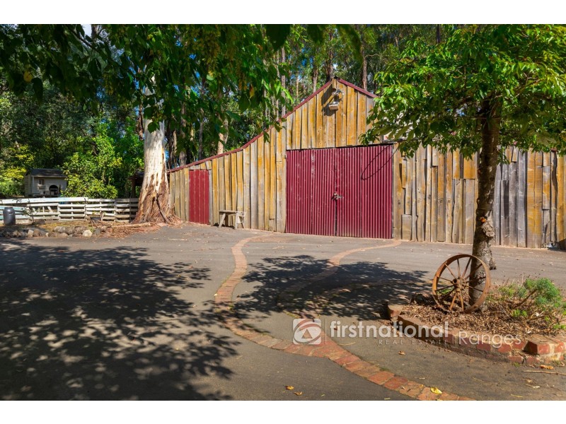 130 Mountain Road, Cockatoo VIC 3781