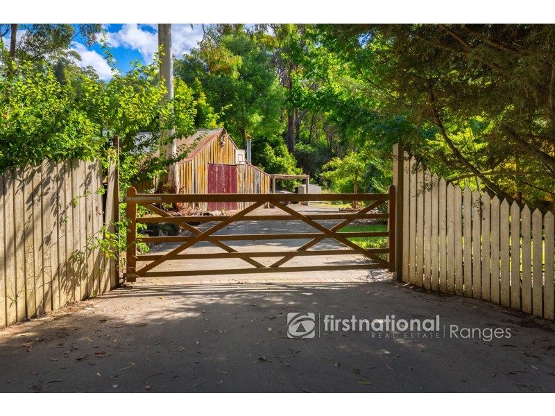 130 Mountain Road, Cockatoo VIC 3781