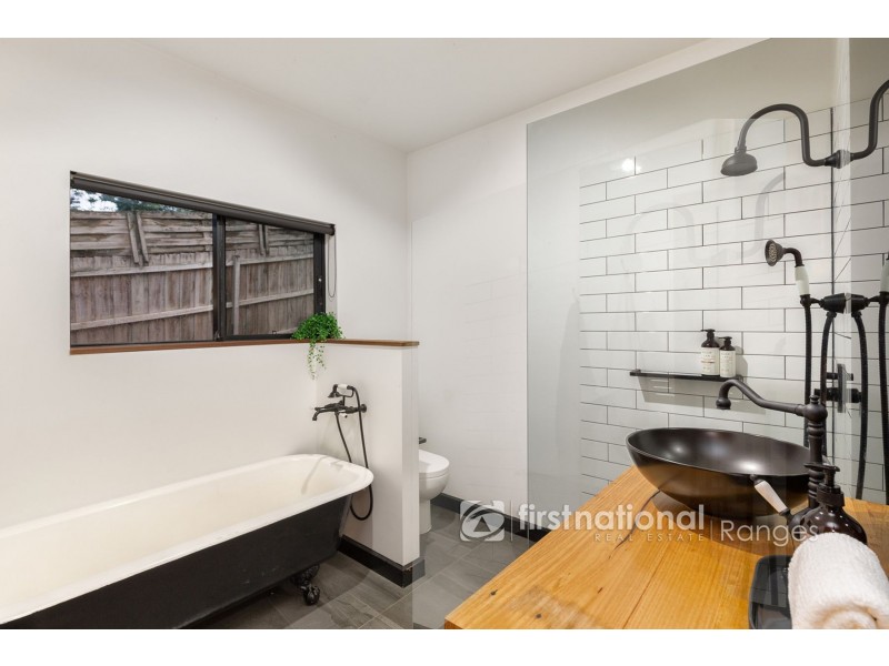 11 Alexander Road, Cockatoo VIC 3781