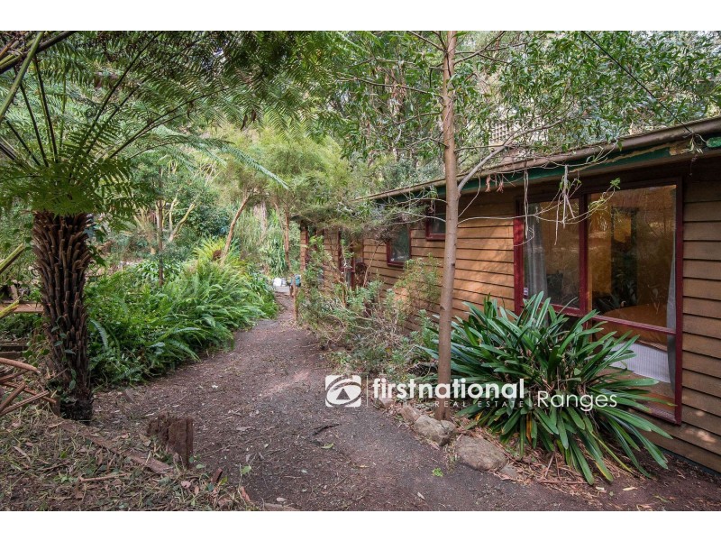 6 Wilga Avenue, Selby VIC 3159