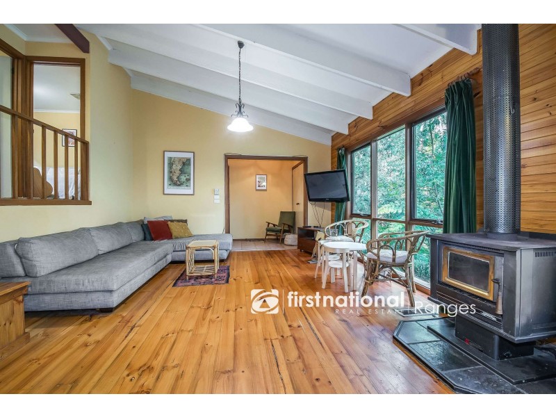 6 Wilga Avenue, Selby VIC 3159