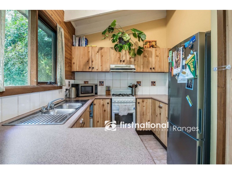 6 Wilga Avenue, Selby VIC 3159