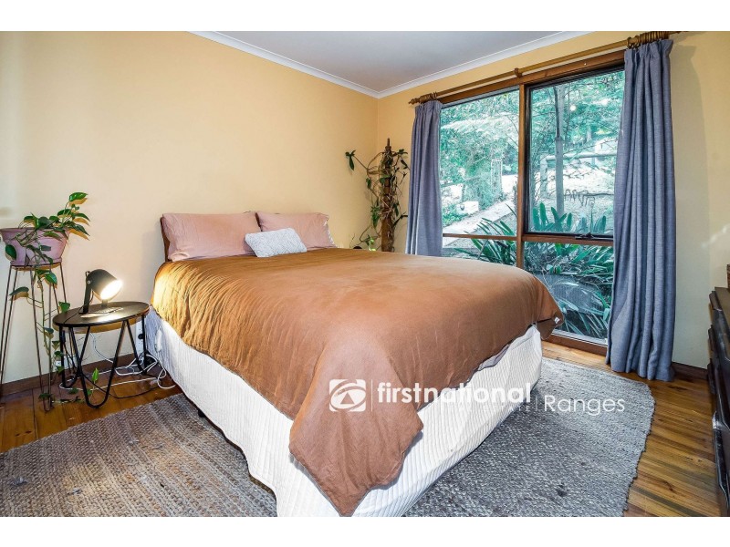 6 Wilga Avenue, Selby VIC 3159