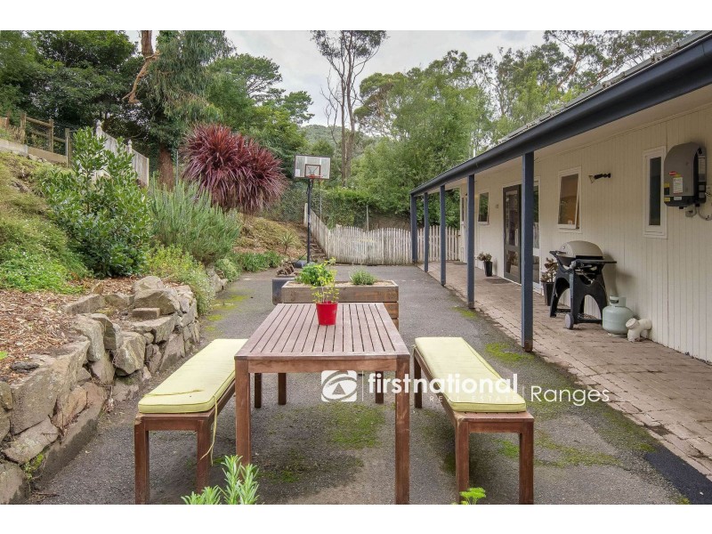77 Temple Road, Selby VIC 3159