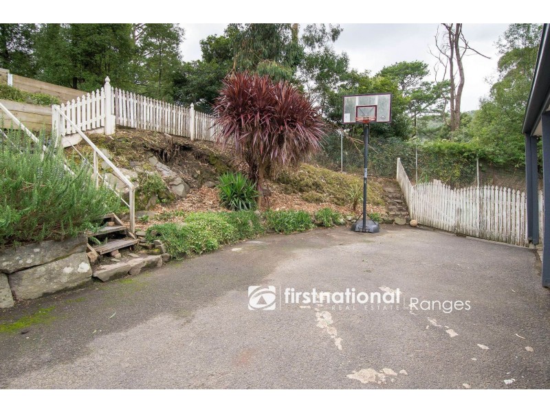 77 Temple Road, Selby VIC 3159