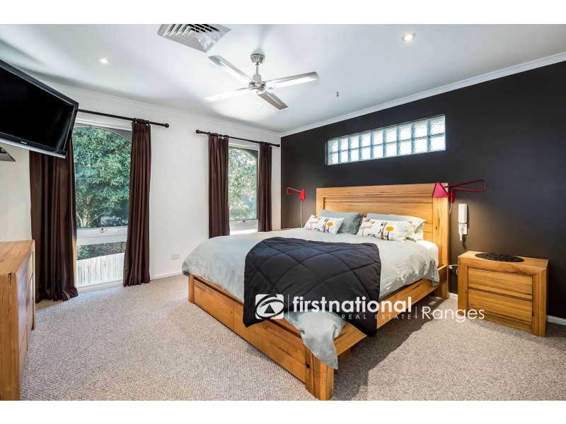 5 Hollyoak Court, Ferntree Gully VIC 3156