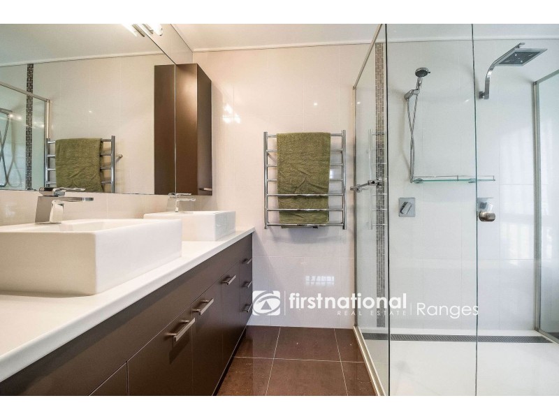 5 Hollyoak Court, Ferntree Gully VIC 3156