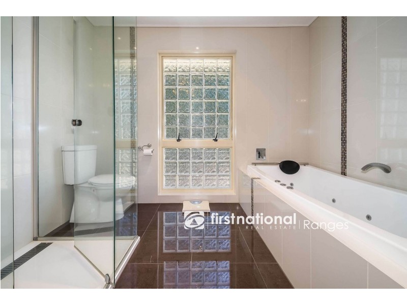 5 Hollyoak Court, Ferntree Gully VIC 3156