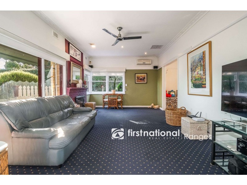 16 Lloyd Street, Knoxfield VIC 3180