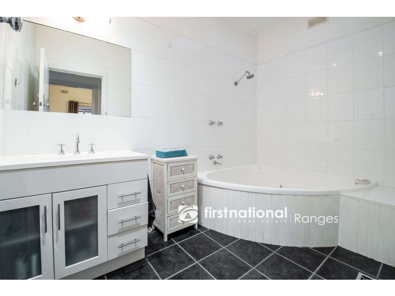 16 Lloyd Street, Knoxfield VIC 3180