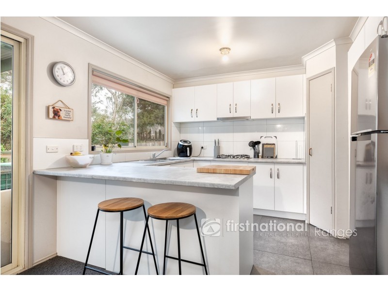 2/8 Hillcrest Avenue, Ferntree Gully VIC 3156