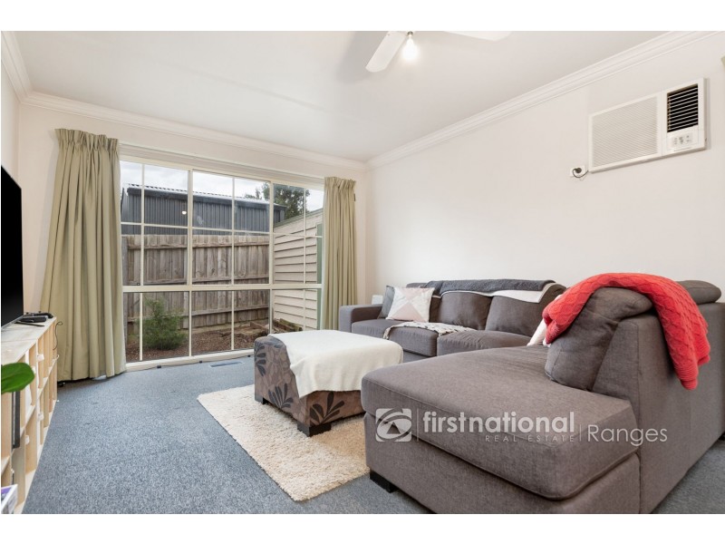2/8 Hillcrest Avenue, Ferntree Gully VIC 3156