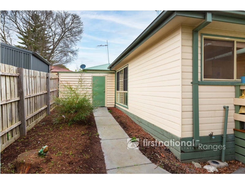 2/8 Hillcrest Avenue, Ferntree Gully VIC 3156