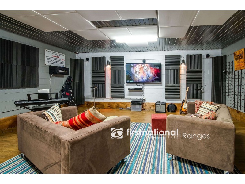14 Broompark Crescent, Olinda VIC 3788