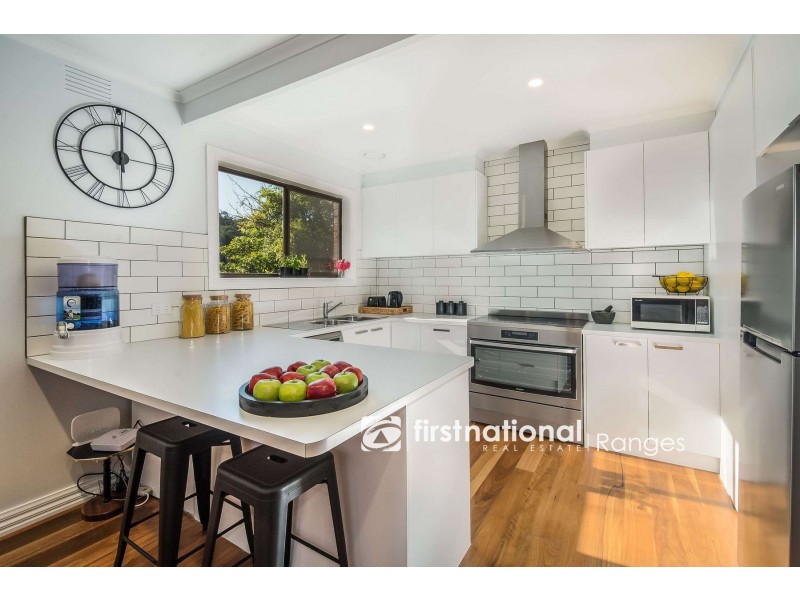 24 Batesleigh Road, Selby VIC 3159