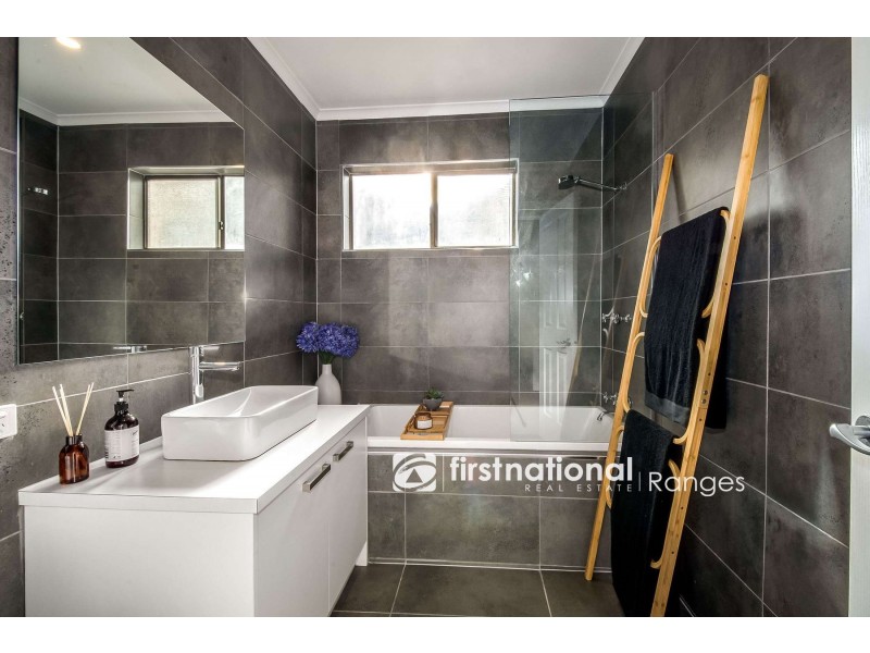 24 Batesleigh Road, Selby VIC 3159