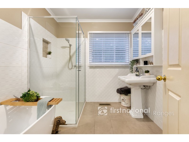 10 Ash Grove, Menzies Creek VIC 3159