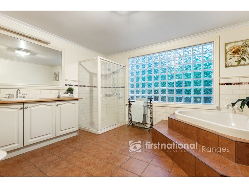 10 Ash Grove, Menzies Creek VIC 3159