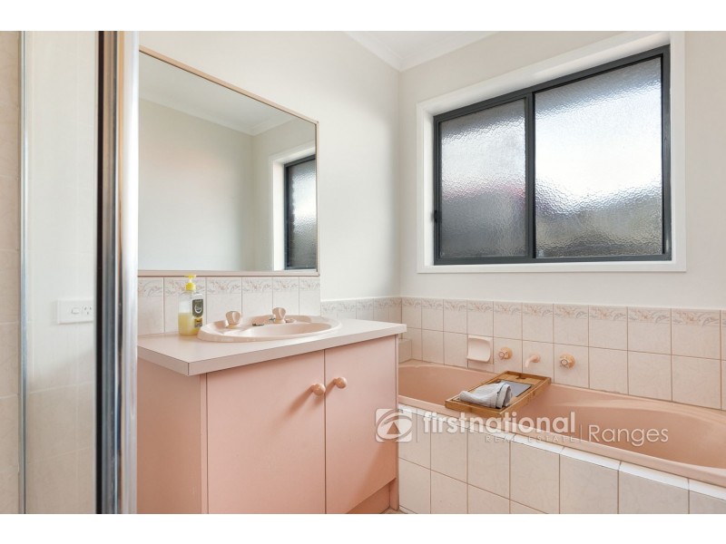 28 Rachel Drive, Cranbourne North VIC 3977