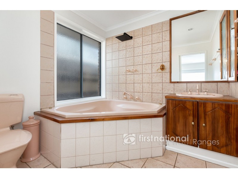 28 Rachel Drive, Cranbourne North VIC 3977