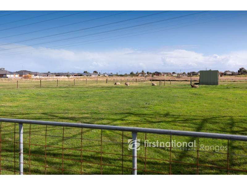 28 Rachel Drive, Cranbourne North VIC 3977