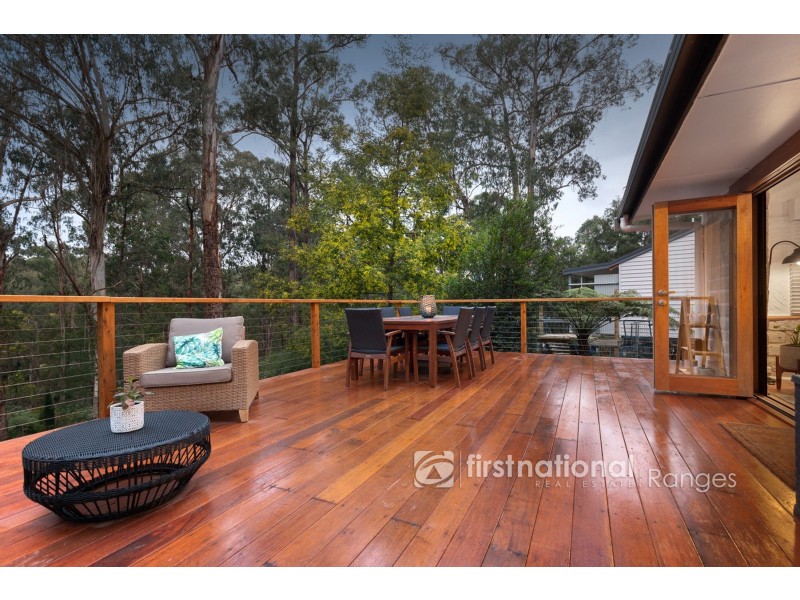 33 Mountain Road, Cockatoo VIC 3781