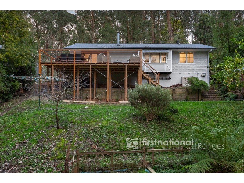 33 Mountain Road, Cockatoo VIC 3781