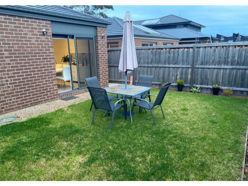 9 Clairwood Avenue, Pakenham VIC 3810