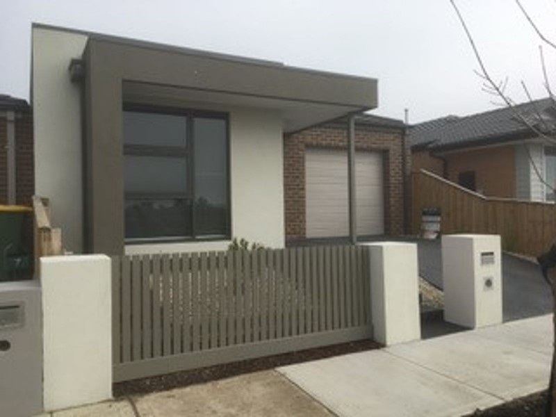 9 Clairwood Avenue, Pakenham VIC 3810