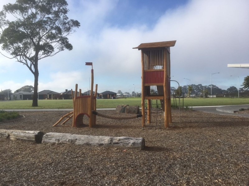 9 Clairwood Avenue, Pakenham VIC 3810