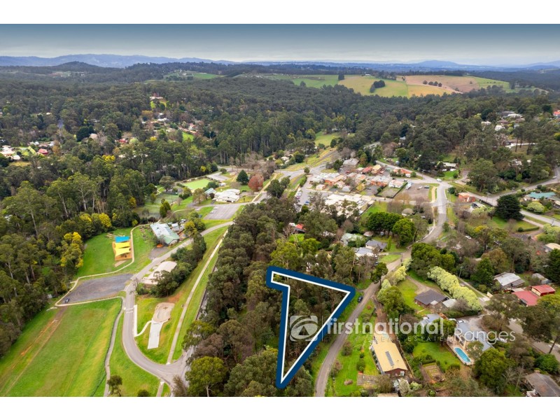 13 Boronia Crescent, Cockatoo VIC 3781