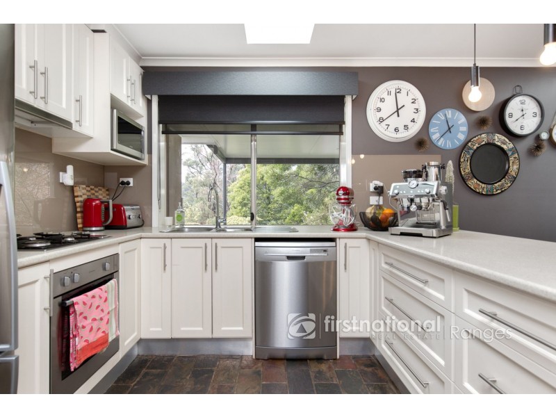 29 Baker Street, Cockatoo VIC 3781