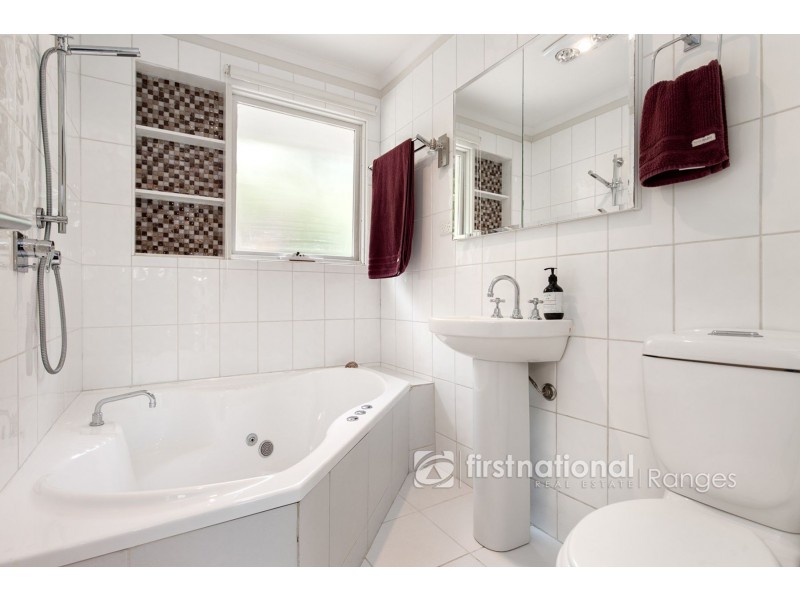 29 Baker Street, Cockatoo VIC 3781