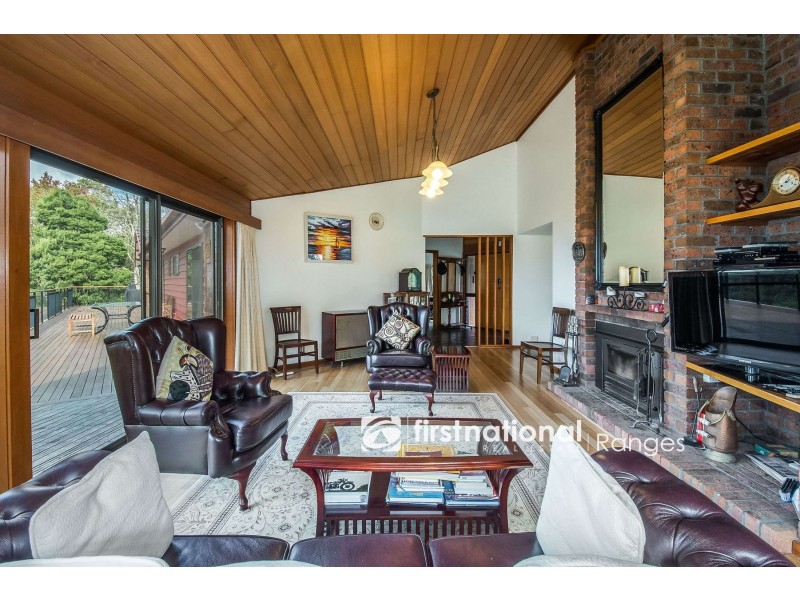 8 Eileen Avenue, Kalorama VIC 3766