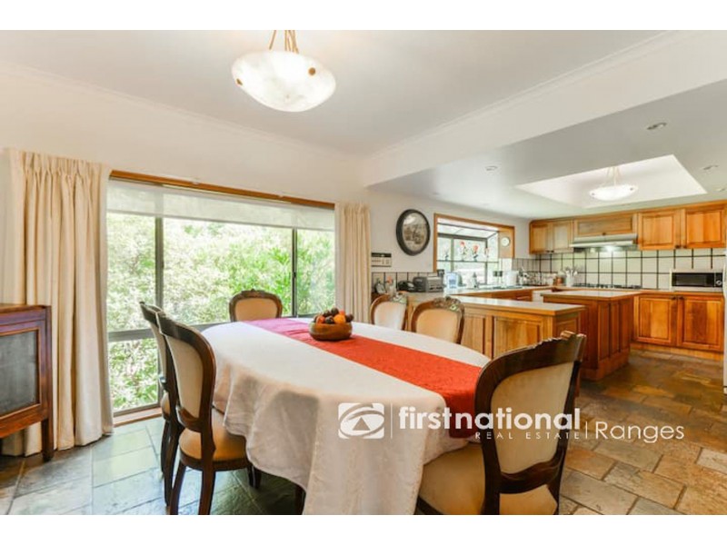 8 Eileen Avenue, Kalorama VIC 3766