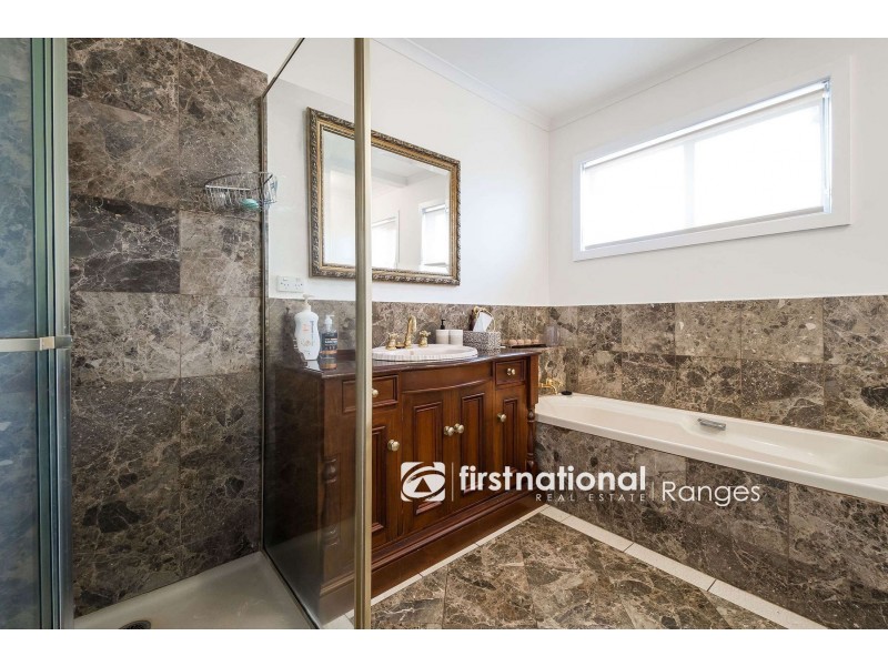 8 Eileen Avenue, Kalorama VIC 3766