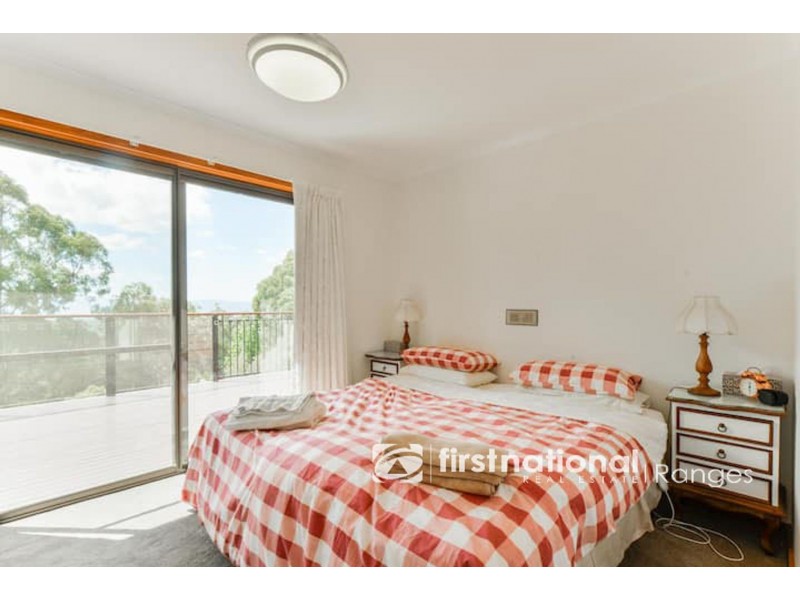 8 Eileen Avenue, Kalorama VIC 3766