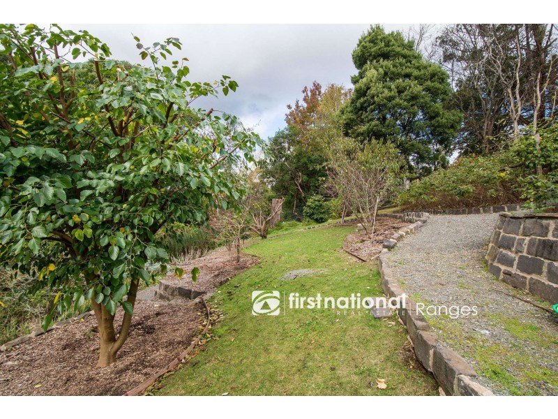 8 Eileen Avenue, Kalorama VIC 3766
