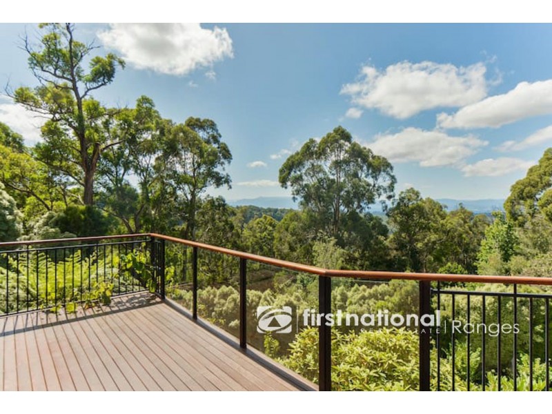 8 Eileen Avenue, Kalorama VIC 3766