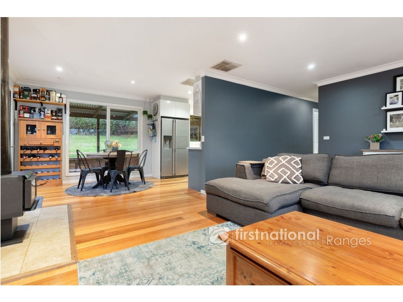 5 Stringybark Road, Cockatoo VIC 3781