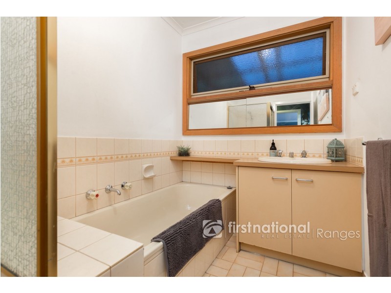 5 Stringybark Road, Cockatoo VIC 3781