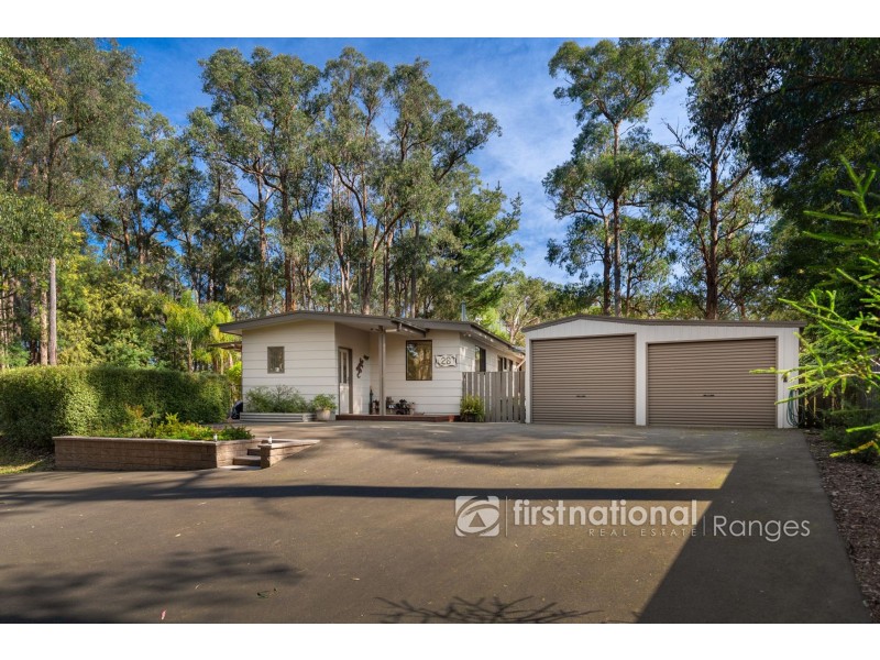 28 Mountain Road, Cockatoo VIC 3781