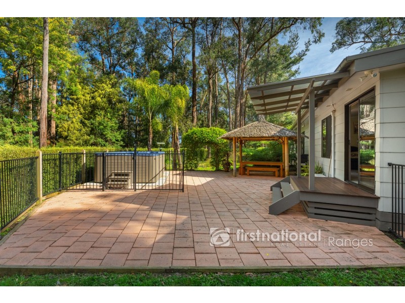 28 Mountain Road, Cockatoo VIC 3781