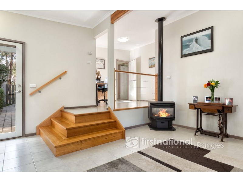 28 Mountain Road, Cockatoo VIC 3781