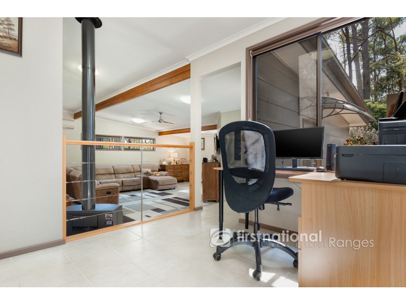 28 Mountain Road, Cockatoo VIC 3781