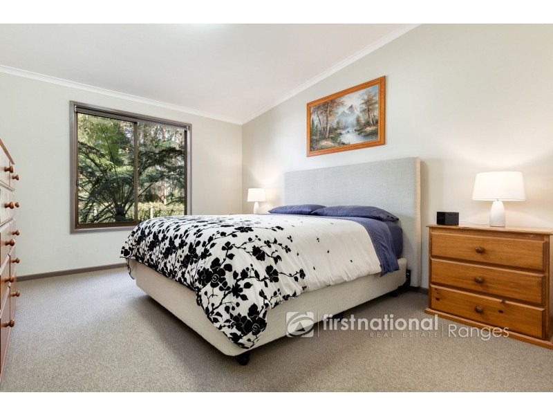 28 Mountain Road, Cockatoo VIC 3781