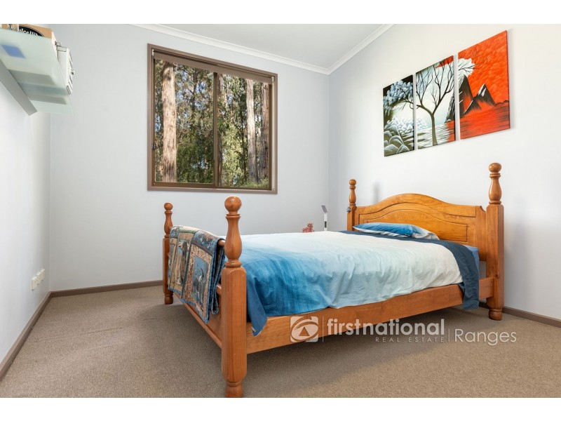 28 Mountain Road, Cockatoo VIC 3781